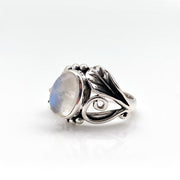 Women's Retro Milky White Resin Ring