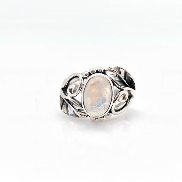 Women's Retro Milky White Resin Ring