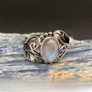 Women's Retro Milky White Resin Ring